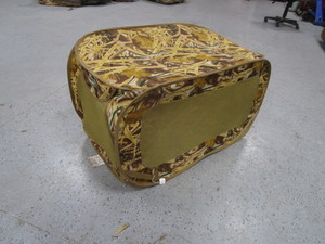 lot 213 image: Hunting Dog Blind