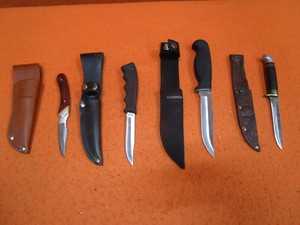 lot 271 image: Misc Knives