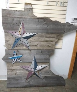 lot 1 image: Minnesota State Yard Decor 71 tall by 60 wide