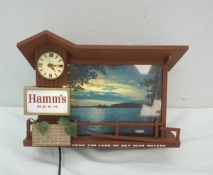 lot 59 image: Vintage Hamms Light Up Motion Tavern Sign with a Clock