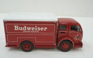 lot 62 image: Danbury Mint 1955 Budweiser Delivery Truck