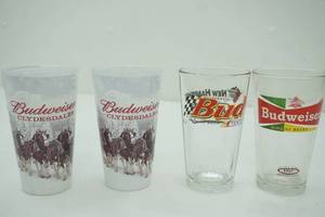 lot 114 image: Collectible Budweiser Glasses 4ct