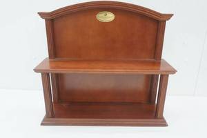 lot 121 image: Collectibles Shelf-Franklin Mint