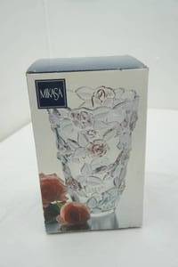 lot 125 image: Bella Rosa Pink Frost Glass Vase 9.5 tall-Crystal