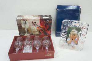 lot 129 image: Crystal Stemmed Glasses & Photo Frame