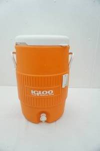 lot 137 image: Igloo 5 Gallon Water Cooler