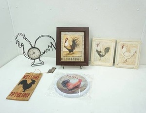 lot 167 image: Rooster Decor Lot