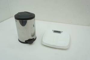 lot 170 image: Small Trash Can & Bathroom Scale