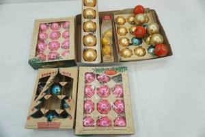 lot 217 image: Vintage Christmas Ornaments