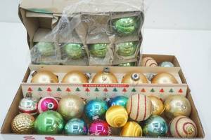 lot 237 image: Vintage Christmas Ornaments