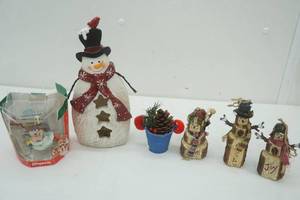 lot 238 image: Christmas Decor-Snowman & Tasmanian Devil