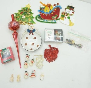 lot 252 image: Tiny Ornaments, Window Hangings and more