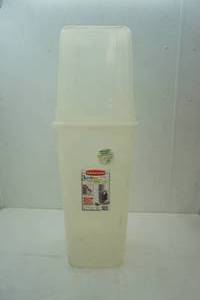 lot 257 image: Rubbermaid Wrapping Paper Tote