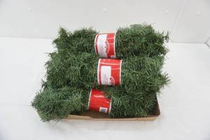lot 258 image: 4ct NEW 9ft Green Garland