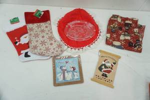 lot 264 image: Christmas Decor and Stockings