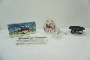 lot 265 image: Christmas Decor-Glass Cardinal and more