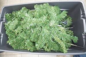 lot 270 image: Large Christmas tree