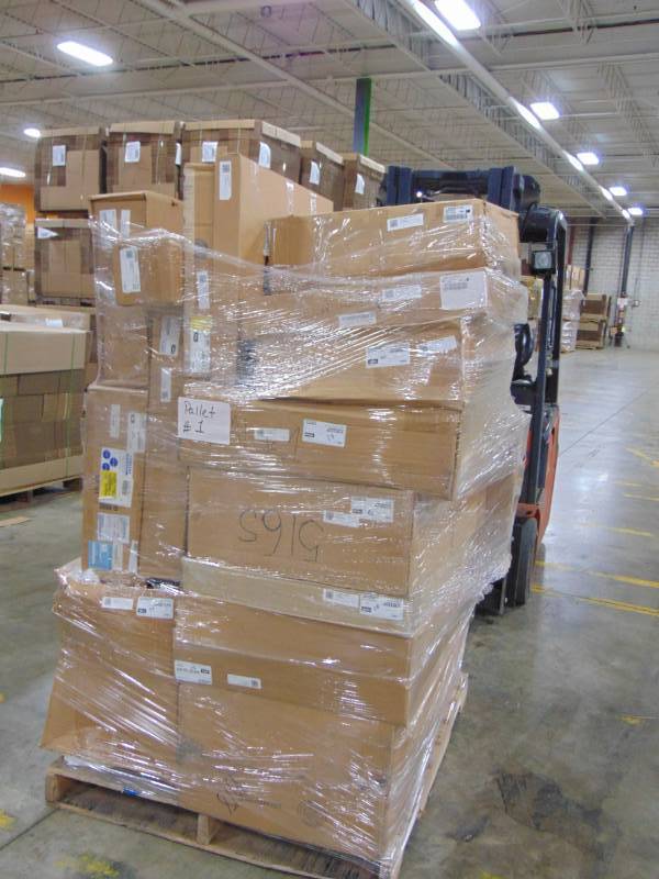 lot 1 image: Manifested Pallet #1