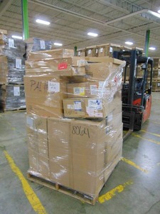 lot 32 image: Manifested Pallet #32