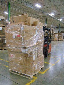 lot 33 image: Manifested Pallet #33