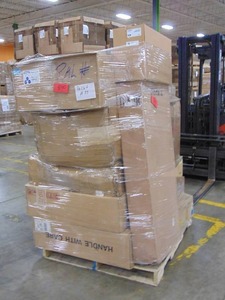 lot 35 image: Manifested Pallet #35