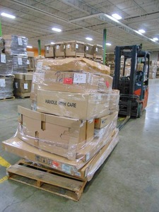 lot 37 image: Manifested Pallet #37