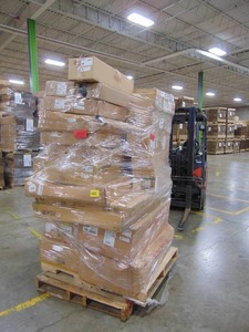 lot 40 image: Manifested Pallet #40