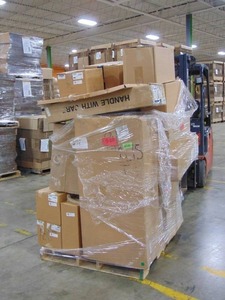 lot 15 image: Manifested Pallet #15