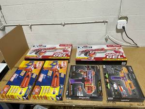 lot 116 image: LOT OF 6 Toy Guns