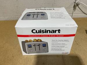 lot 143 image: Cuisinart Toasters 4 Slice Countdown Metal Toaster