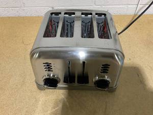 lot 148 image: Cuisinart CPT-180 Classic 4-Slice Toaster