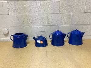 lot 421 image: LOT OF 4 Tea Kettles
