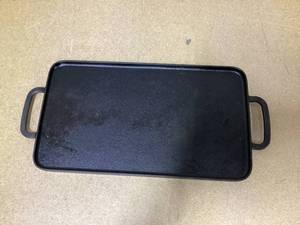 lot 429 image: GreenPan x Bobby Flay Cast Iron Pre-Seasoned 16.5 x 9.5 Reversible Double Burner Griddle