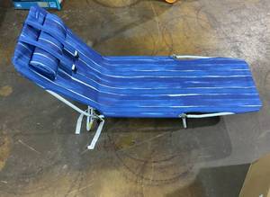 lot 207 image: PMU Metal Foldable Outdoor Chaise Lounge