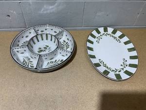 lot 213 image: 2PCS Better Homes & Garden Chip and Dip Tray and Serve Tray
