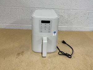 lot 302 image: bella 4Qt Slim Air Fryer