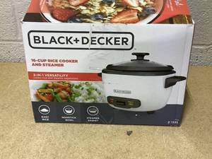 lot 435 image: Black & Decker RC516 16-Cup Rice Cooker