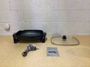 lot 445 image: Elite EG-6203 10.5-Quart Jumbo Electric Skillet with Easy-Pour Spout