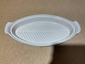 lot 14 image: Le Creuset Heritage Oval Fish Baker 13 Inch