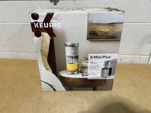 lot 54 image: K-Mini Plus Single Serve Coffee Maker