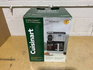 lot 61 image: Cuisinart Coffee Center 2-in-1 Coffee Maker