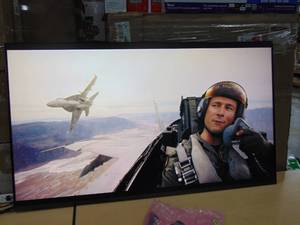 lot 19 image: Hisense - 65 Class S7 Series CanvasTV 4K QLED TV with Hi-Matte Display and UltraSlim Wall Mount (2024)