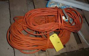 lot 4 image: Two cords