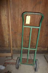 lot 5 image: Rake and 2-wheeler