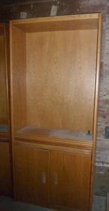 lot 38 image: tall bookcase with 5 shelves
