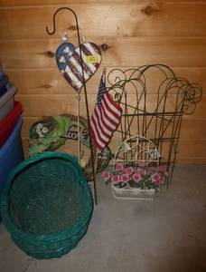 lot 41 image: wicker basket, and misc garden dcor and welcome sign