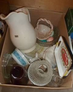 lot 45 image: Box full of vintage glassware and oil lamp