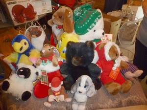 lot 49 image: Group of new plush animals