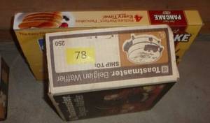 lot 78 image: New pancake griddle and vintage belgian waffle maker