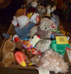 lot 80 image: Lot of 17 beanie babies